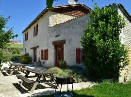 Ancien Moulin Rénové avec Piscine et Jardin, Idéal Familles, Vignobles du Cognac - FR-1-653-88