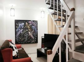 King Arts Bed and Breakfast with WiFi and Netflix! Near Bluemoon and Angelfields，位于锡朗的度假短租房