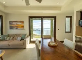 360 Splendor 104F-Ocean View Residence Breakfast Included!