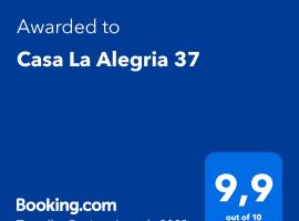 Casa La Alegria 37，位于马拉加的带泳池的酒店