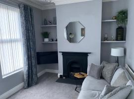 Victorian South Belfast area Lisburn Road 3 Double Bedrooms - Great Transport Links，位于贝尔法斯特的酒店