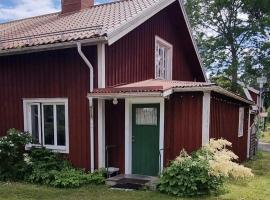 Mysig Lägenhet för resande.，位于Stocka的酒店