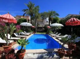 Villa Sitges Palm Garden: 5 minutes walking from beach. Amaizing Garden/Outdoor