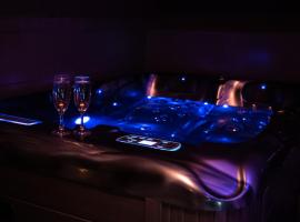 PAUSE NATURE SORBAIS Chambre avec SPA, SAUNA, STREAMING et arrivée autonome，位于Sorbais的酒店