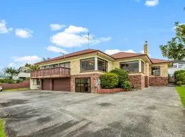Auckland Howick Sea View House