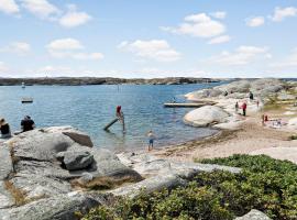 First Camp Solvik-Kungshamn，位于Väjern的酒店