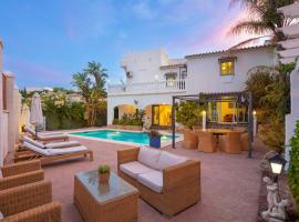 Family Villa Mijas-Costa close to the beach，位于福恩吉罗拉的别墅