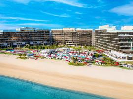 Th8 Palm Dubai Beach Resort, Vignette Collection by IHG，位于迪拜的酒店