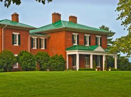 Marriott Ranch Bed and Breakfast，位于Hume的酒店