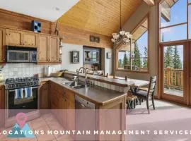 Coyote Creek - Large Ski InSki Out Chalet with Amazing Views Private Hot Tub