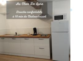 NEUF Au Clair De Lune - Dormir Comme A La Maison，位于Saint-Julien-de-Vouvantes的酒店