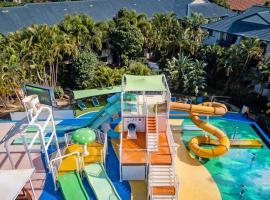 Family Suite in a Unique Resort - next to splash zone for kids and restaurant，位于黄金海岸的度假村