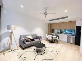 New Modern apartment next to Westfield Chermside