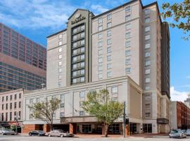 La Quinta Inn & Suites by Wyndham New Orleans Downtown，位于新奥尔良的酒店