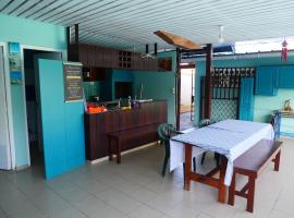 Logement privatif avec piscine & barbecue partagés，位于库鲁的度假短租房
