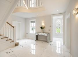 THE WHITE HOUSE AT MULLANS BAY，位于恩尼斯基林的酒店