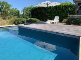 Spacious house in rural Quercy，位于Ginouillac的酒店