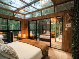 BubbleSky Glamping Guatapé，位于瓜塔佩的酒店