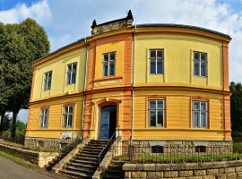 Hotel Stará Škola，位于Mezná的酒店