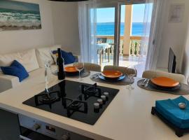 Comfortable family apt Iris 20m from beach in Mandre，位于曼德雷的酒店