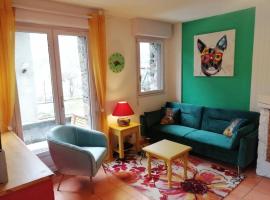 Colorful Appartement near Luz-Saint-Sauveur，位于Vizos的酒店