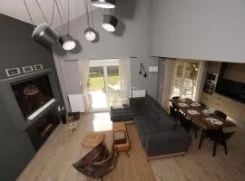 Villa ELi - Luxury Nature Getaway - Strategically located for Beach Exploration - Onsite Power for Electric Vehicle