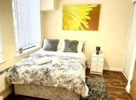 Alluring 2 Bedroom Leeds City Centre Apartment- Self Check-in,Balconied Apartment