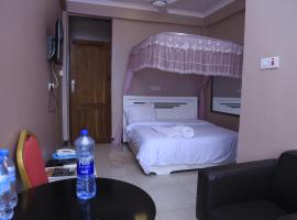 B10 Airport Lodge