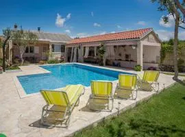 Holiday Home Velini Dvori