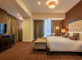 Joy-Nostalg Hotel & Suites Manila Managed by AccorHotels，位于马尼拉Metrowalk购物中心附近的酒店