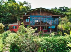 Birds & Breakfast Costa Rica，位于福尔图纳永恒雨林儿童公园附近的酒店