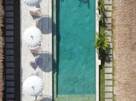 Suku Lifestyle Hotel & Villas，位于塞隆贝拉纳克的酒店