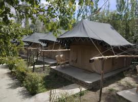 Tongspon Camp Nubra，位于Charāsa的豪华帐篷营地