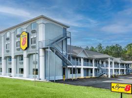 Super 8 by Wyndham Moss Point，位于莫斯波因特McCoy's River and Marsh Tours附近的酒店