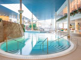 Holiday Club Turun Caribia，位于图尔库的带泳池的酒店