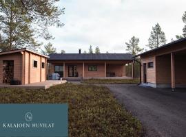 Hirsihuvila Villa Letto, pihasauna & ulkoporeamme，位于卡拉约基的酒店