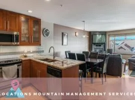 Raven's Nest - Luxury Pet Friendly Condo with Private Hot Tub & Mountain Views