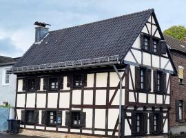 altes romantisches Fachwerkhaus in Rheinnähe auch für Workation geeignet，位于科隆帕斯石街地铁站附近的酒店