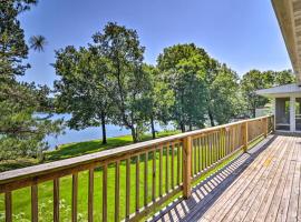 Lake House in Horseshoe Bend Near Ozark Forest!，位于Horseshoe Bend的酒店