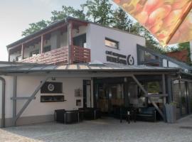 Hotel Apartments Benešova 6，位于库特纳霍拉的酒店