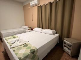 Hotel Paraiso - Fácil acesso as faculdades e FarmShow，位于路易斯爱德华多马加良伊斯的酒店