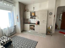 Appartamento Lella con meravigliosa vista zona Corso Bagni，位于阿奎泰尔梅的公寓