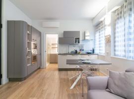 Vittoria Suite, con Jacuzzi - by Host4U，位于帕维亚的酒店