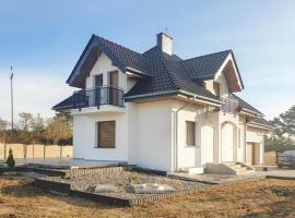Beautiful Home In Dobra Krapkowice，位于Dobra的酒店