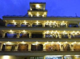 Almas Hotel Fizaghat Mingora Swat，位于斯瓦特的酒店