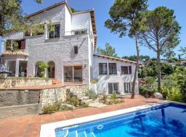 Catalunya Casas Majestic Villa and Views , 30km to Barcelona，位于科贝拉罗布里加的度假屋