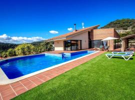 Catalunya Casas Stunning modern villa and just half hour to Barcelona!，位于卡尔德斯德蒙特维的酒店