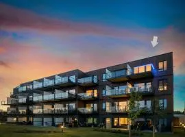Two bedroom apartment, top floor, stunning views