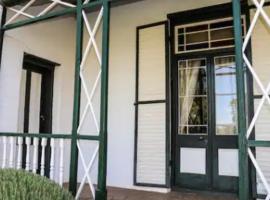 Vredelus Farm Stay，位于De Rust的酒店