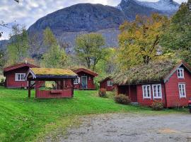 Lensmansgarden，位于Innfjorden的木屋